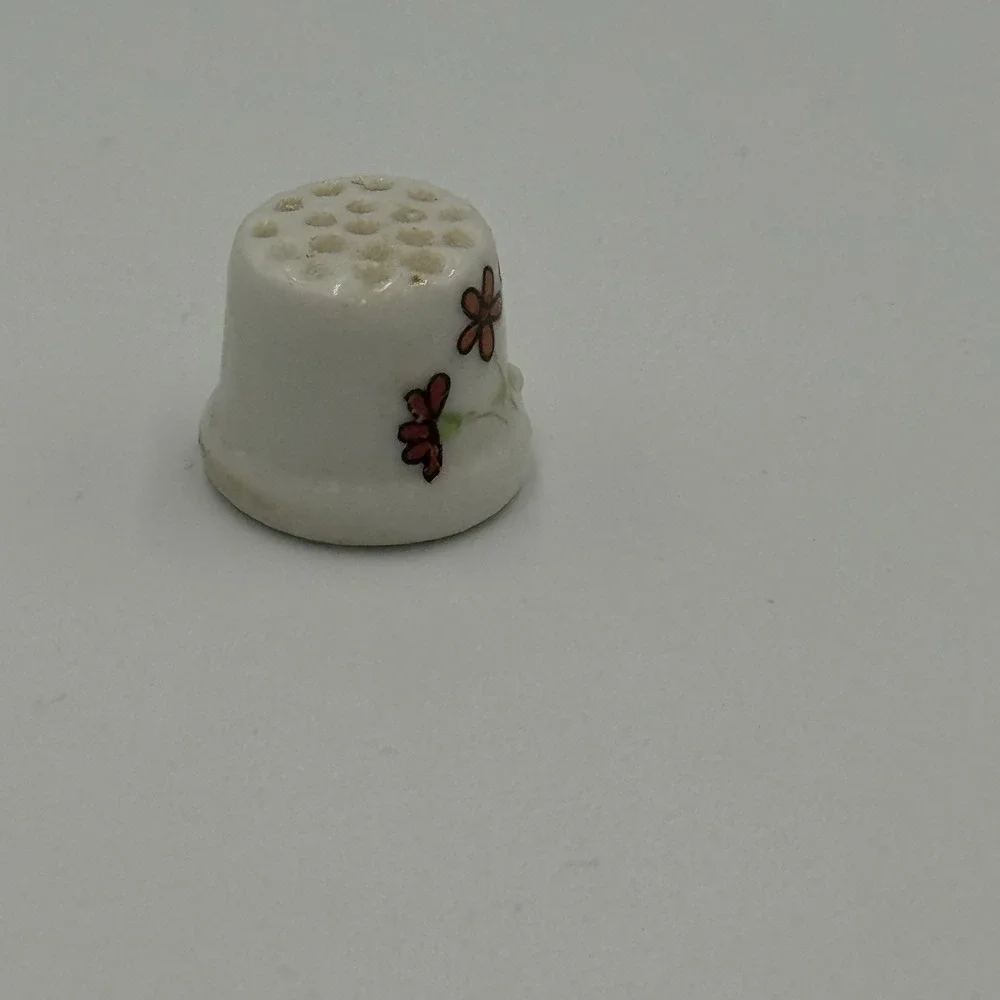 Daisy Flowers Orange‎ Red Thimble Porcelain Vintage 1